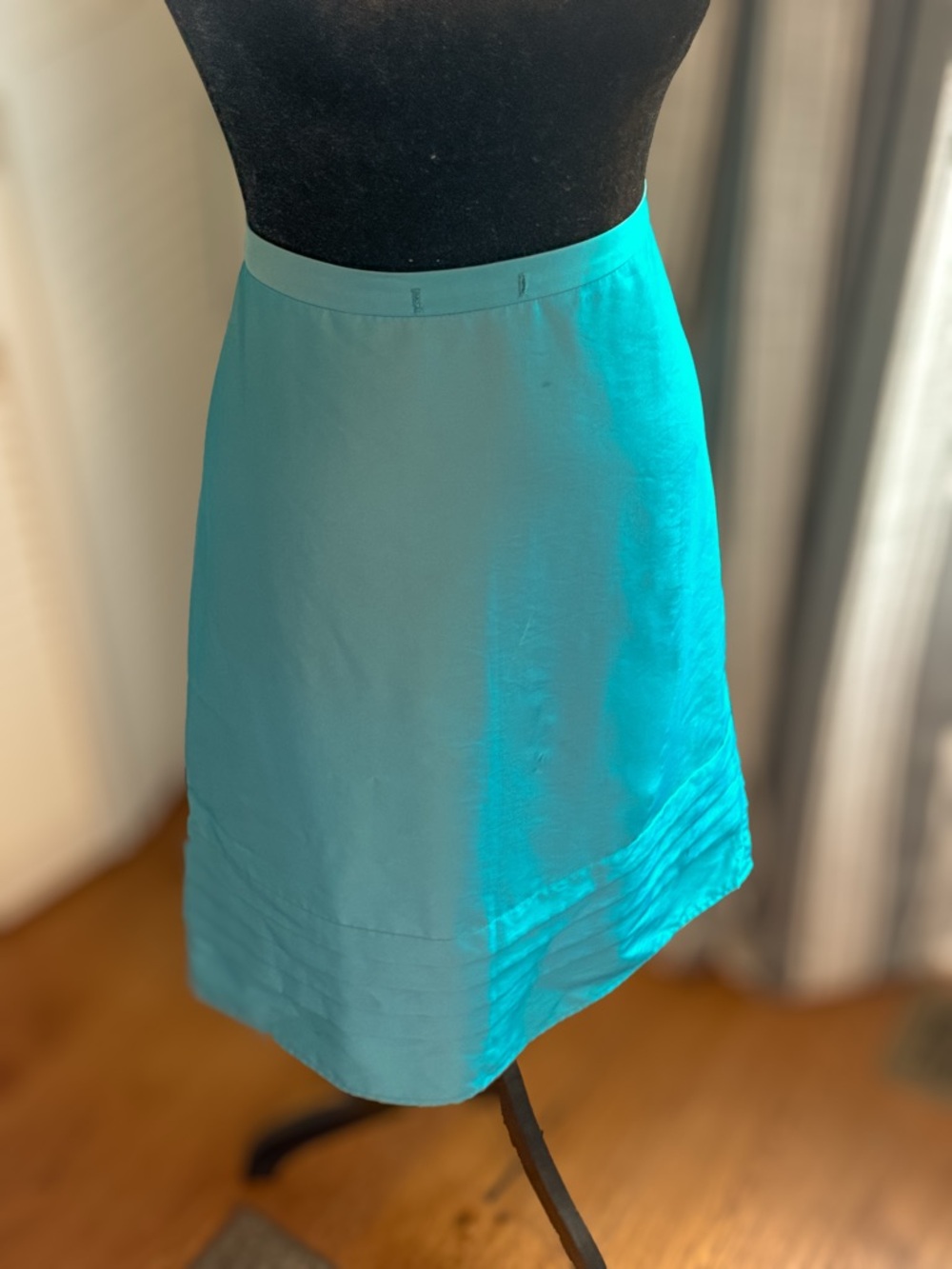 BCBG Shimmery Turquoise Skirt - Size 12